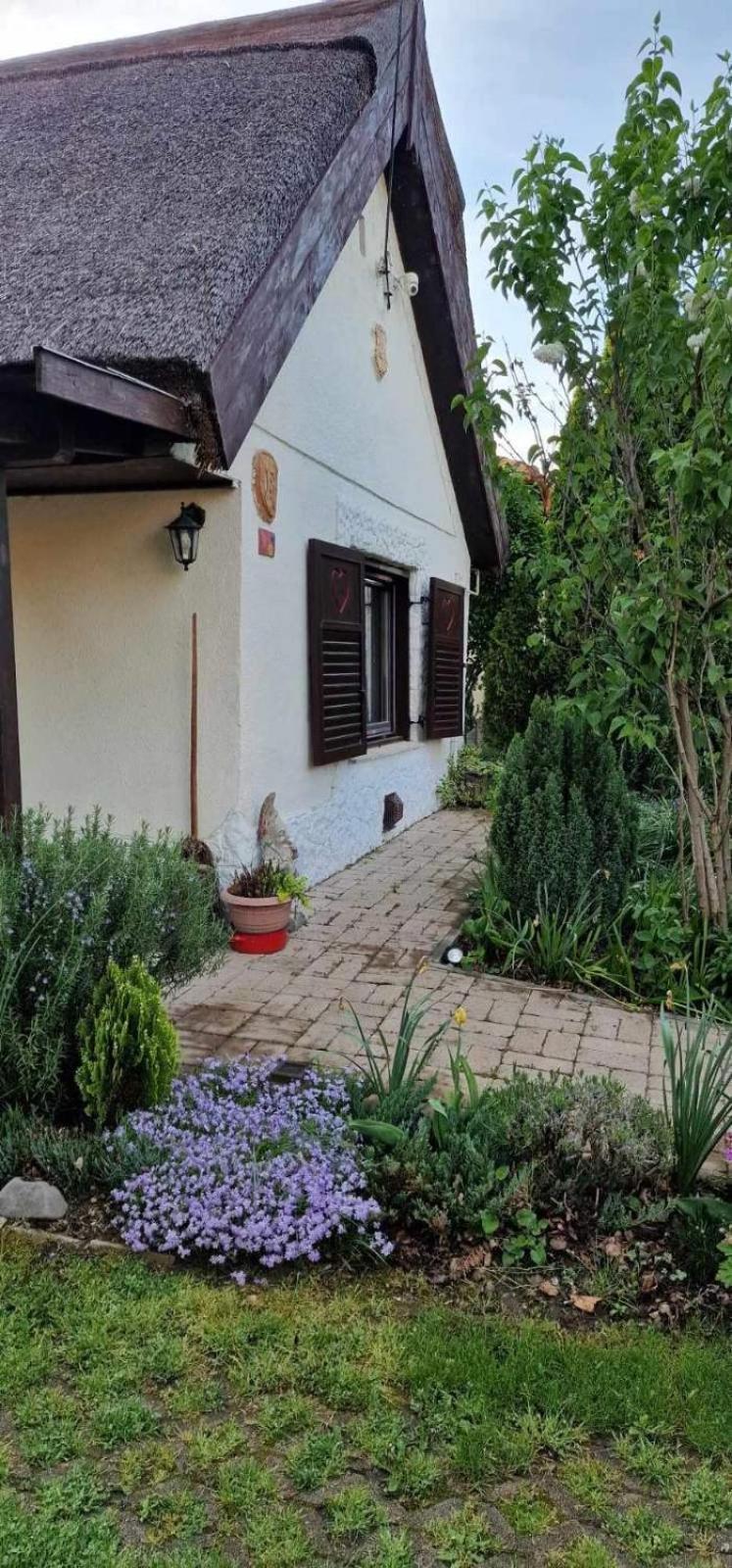 Lovely Cottage Home Velence Exterior foto